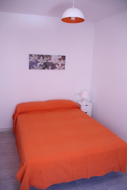 Apartamento Orange Triana Centro セビリア エクステリア 写真